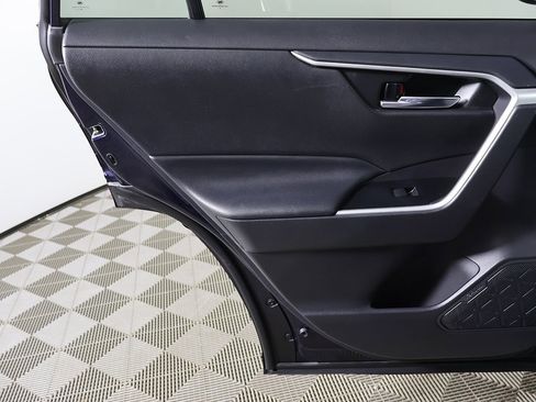 Used 2021 Toyota RAV4 XLE Premium image 23