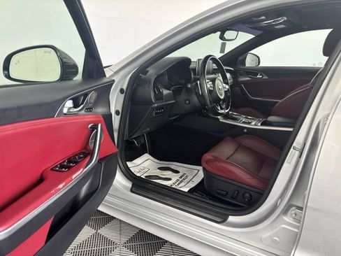 Used 2018 Kia Stinger GT1 AWD/4WD image 18