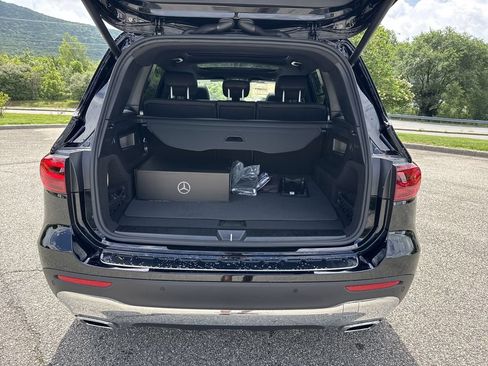 Used 2025 Mercedes-Benz GLB 250 4MATIC image 12