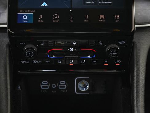 Used 2022 Jeep Grand Cherokee Limited AWD/4WD image 19