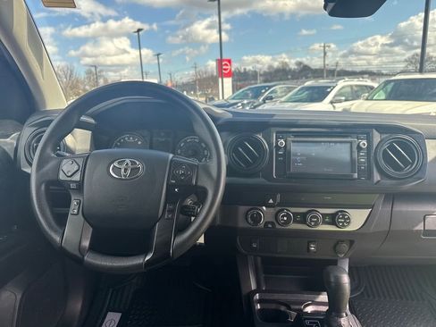 Used 2019 Toyota Tacoma SR image 24