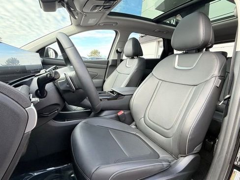 Used 2025 Hyundai Tucson Limited image 16