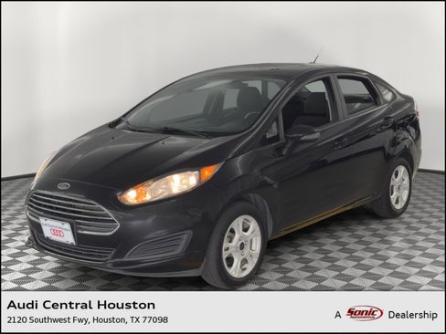 Used 2015 Ford Fiesta SE FWD image 1