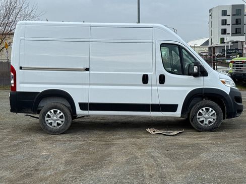 New 2026 RAM ProMaster 1500 w/ Quick Order Package 22G SLT image 2