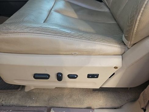 Used 2014 Ford Expedition EL XLT w/ Equipment Group 202A AWD/4WD image 6