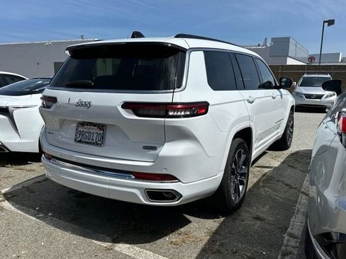 Used 2024 Jeep Grand Cherokee L Overland w/ Advanced Protech Group III AWD/4WD image 5