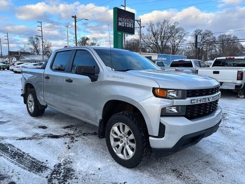 Used 2021 Chevrolet Silverado 1500 Custom image 2