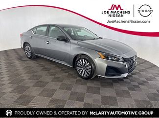Used 2025 Nissan Altima 2.5 SV video 1