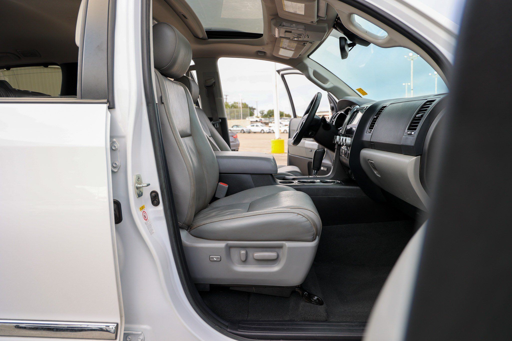 Used 2020 Toyota Sequoia Limited w/ Safety & Convenience Package AWD/4WD image 47
