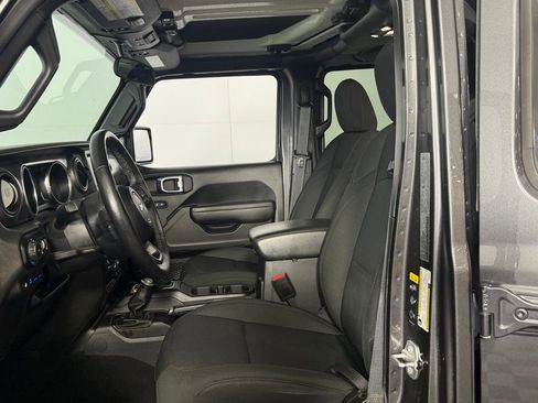 Used 2023 Jeep Wrangler Unlimited w/ Cold Weather Group AWD/4WD image 18