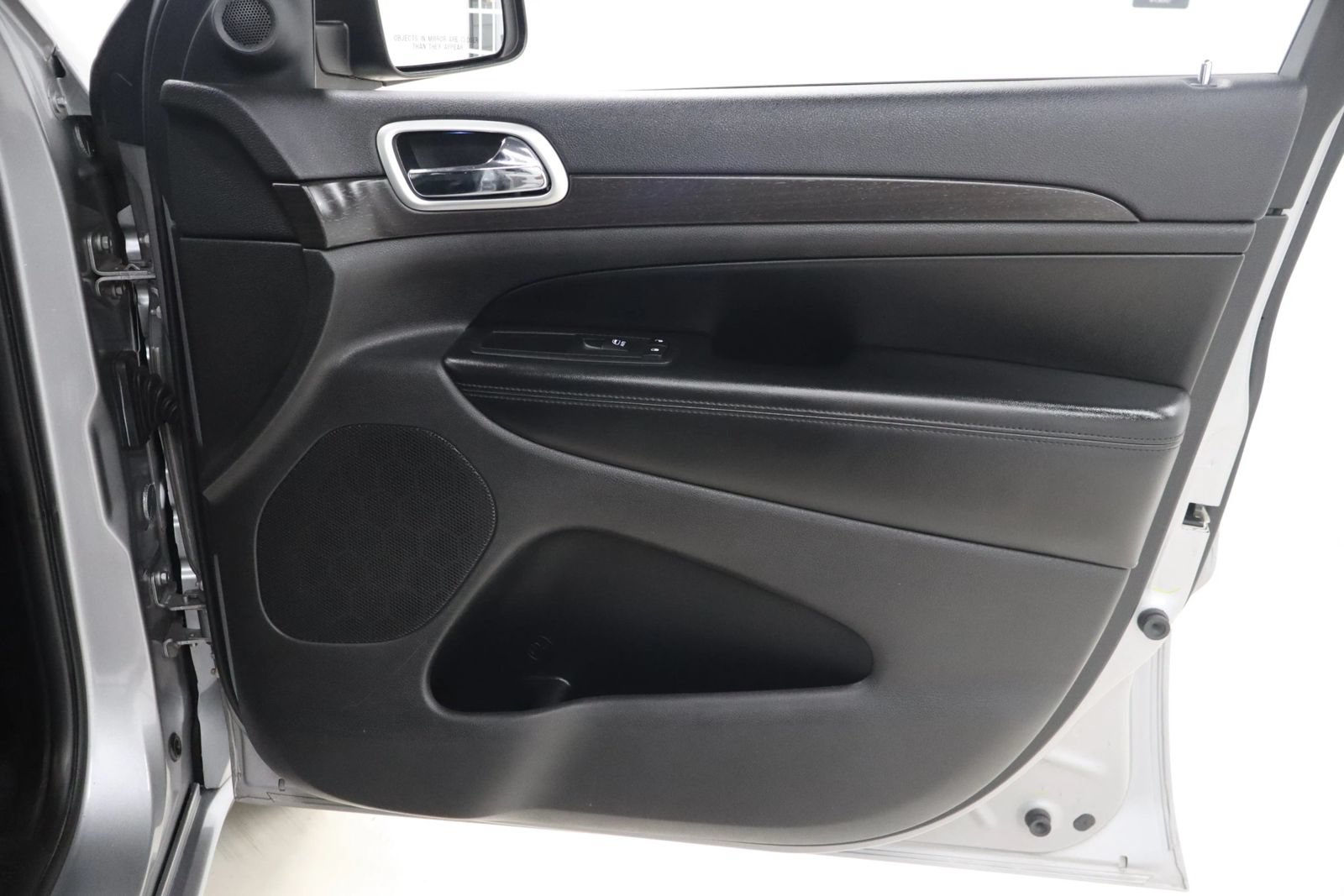 Used 2015 Jeep Grand Cherokee Altitude AWD/4WD image 20