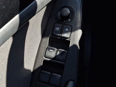 Used 2016 MAZDA MAZDA3 i Touring image 23