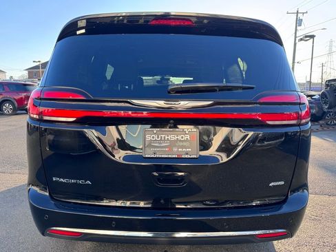 New 2026 Chrysler Pacifica Select image 7
