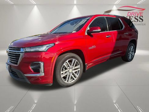 Used 2024 Chevrolet Traverse High Country w/ LPO, Floor Liner Package AWD/4WD image 4