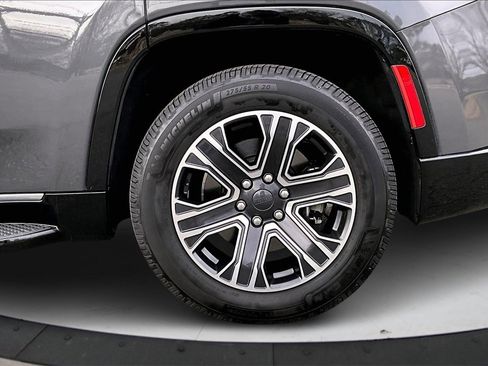 Used 2022 Jeep Wagoneer Series III image 35