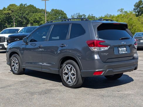 Used 2023 Subaru Forester Premium AWD/4WD image 7