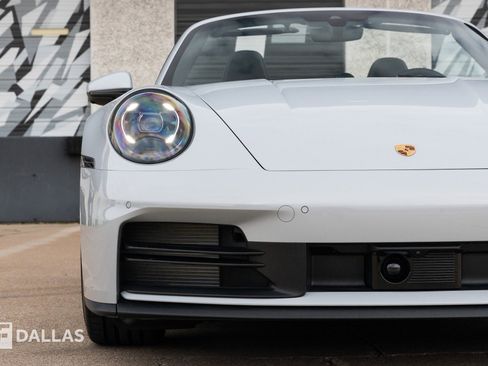 Used 2025 Porsche 911 Carrera image 4