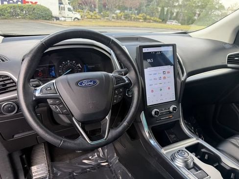 Used 2024 Ford Edge Titanium AWD/4WD image 13