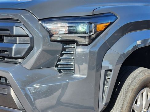 Used 2025 Toyota Tacoma SR image 8