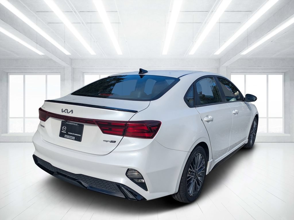 Used 2023 Kia Forte GT-Line w/ GT-Line Premium Package FWD image 3