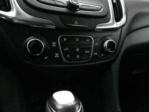 Used 2020 Chevrolet Equinox LT AWD/4WD image 18