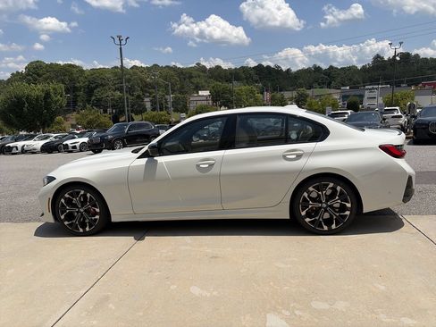 Used 2026 BMW 330i Sedan w/ M Sport Package RWD image 5