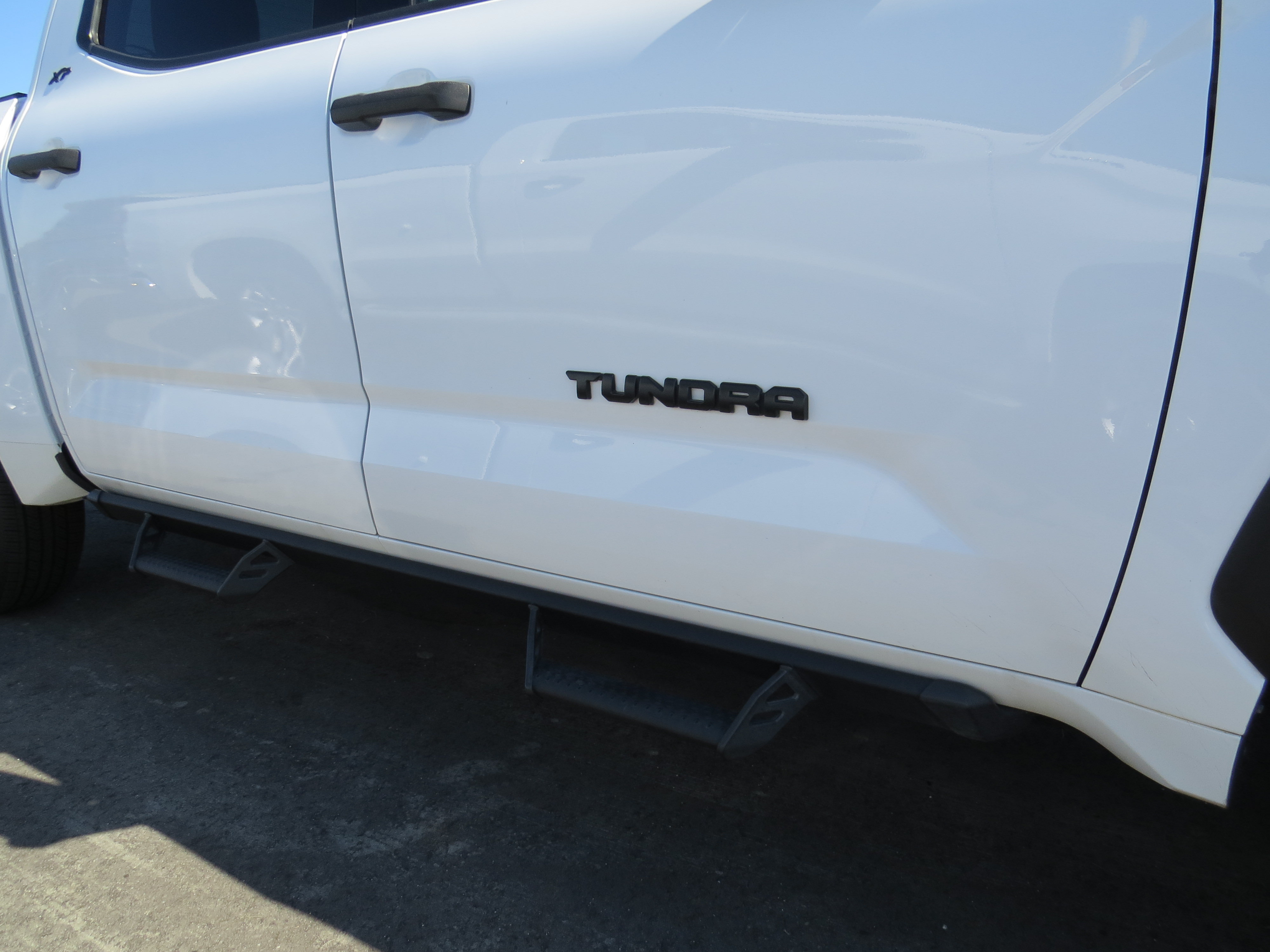 Used 2023 Toyota Tundra SR5 w/ SR5 Convenience Package AWD/4WD image 10