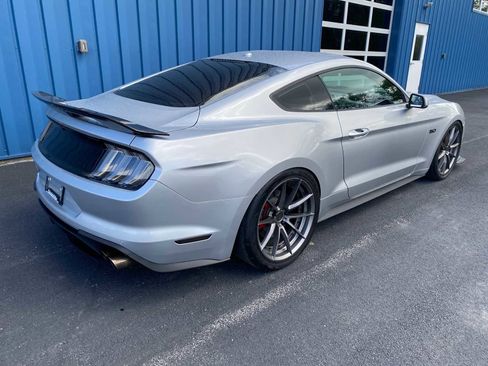 Used 2018 Ford Mustang GT RWD image 4