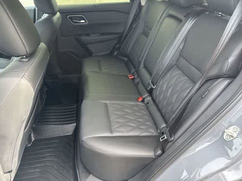 Used 2024 Nissan Rogue Platinum w/ Platinum Premium Package FWD image 17