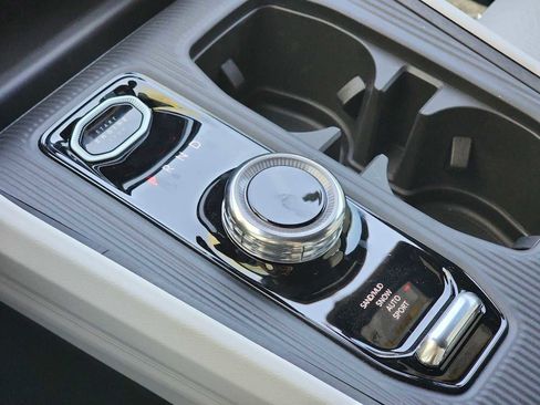 New 2026 Jeep Cherokee Laredo AWD/4WD image 21