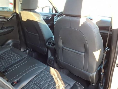 Used 2023 Buick Envision Avenir image 23