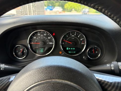 Used 2015 Jeep Wrangler Unlimited Sahara w/ Connectivity Group AWD/4WD image 47
