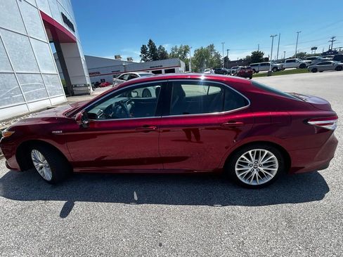 Used 2018 Toyota Camry XLE FWD image 10