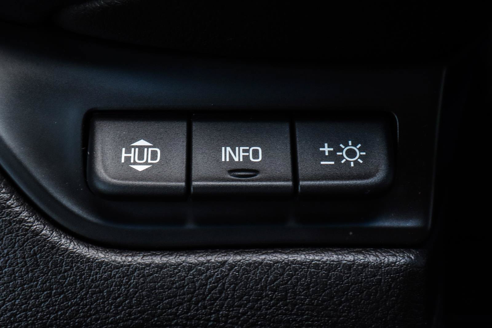 Used 2018 Cadillac Escalade Luxury AWD/4WD image 16