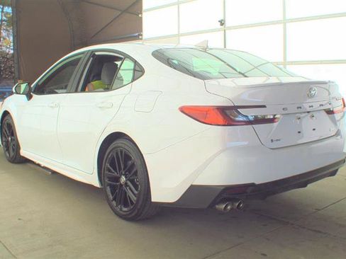 Used 2025 Toyota Camry SE w/ Convenience Package FWD image 9