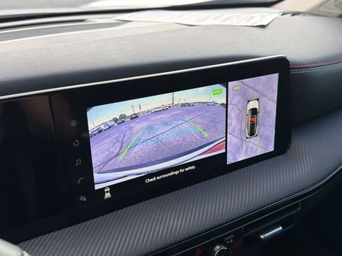 Certified 2025 Nissan Kicks SR FWD image 24