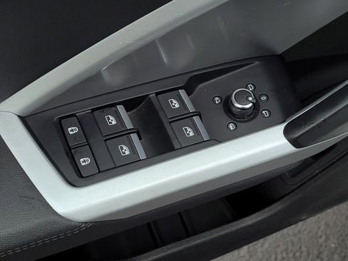 Used 2024 Audi Q3 2.0T Premium image 10