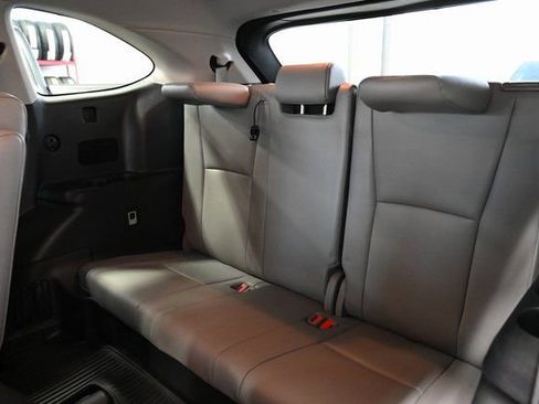 Used 2023 Toyota Highlander Limited image 13