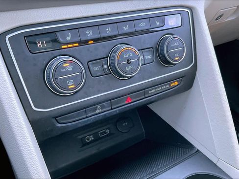 Used 2019 Volkswagen Atlas SE image 32