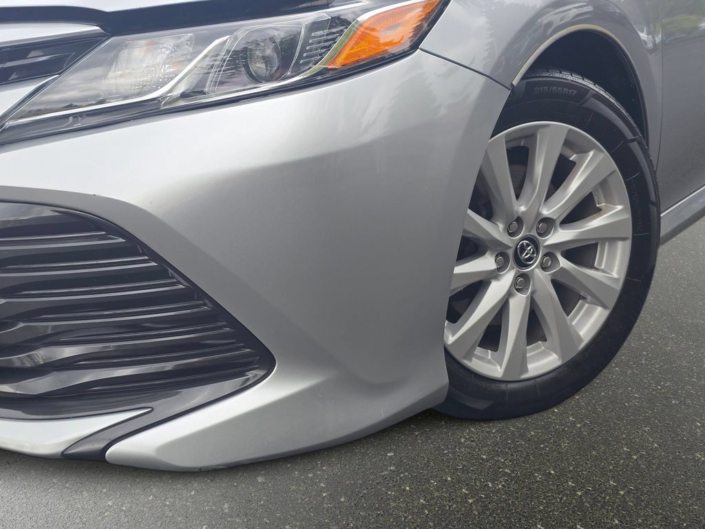 Used 2019 Toyota Camry LE FWD image 30