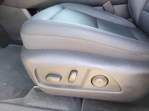 Used 2026 Chevrolet Equinox LT w/ Convenience Package II FWD image 12