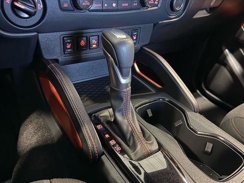 Used 2022 Nissan Frontier PRO-4X image 18