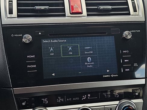 Used 2017 Subaru Outback 2.5i Premium image 23