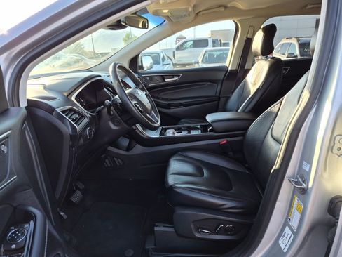 Used 2019 Ford Edge Titanium AWD/4WD image 17