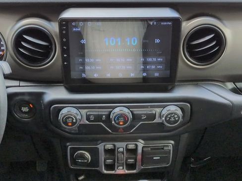 Used 2019 Jeep Wrangler Unlimited Sport S AWD/4WD image 18