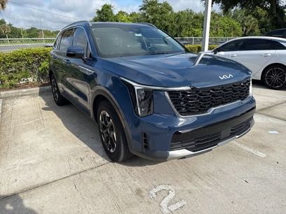 Certified 2025 Kia Sorento S w/ Panoramic Sunroof Package