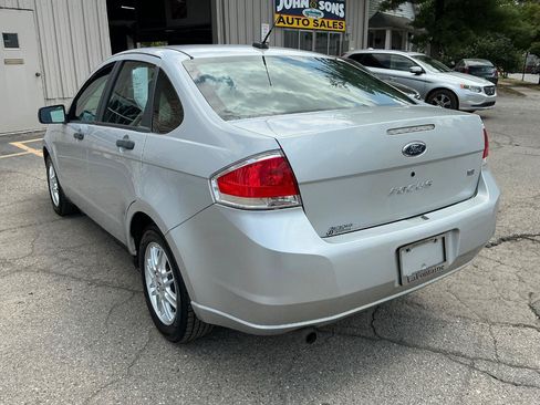 Used 2009 Ford Focus SE FWD image 5