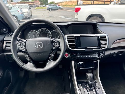 Used 2017 Honda Accord EX-L image 7
