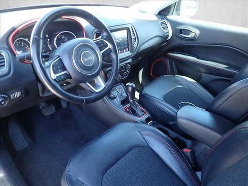 Used 2019 Jeep Compass Trailhawk AWD/4WD image 9