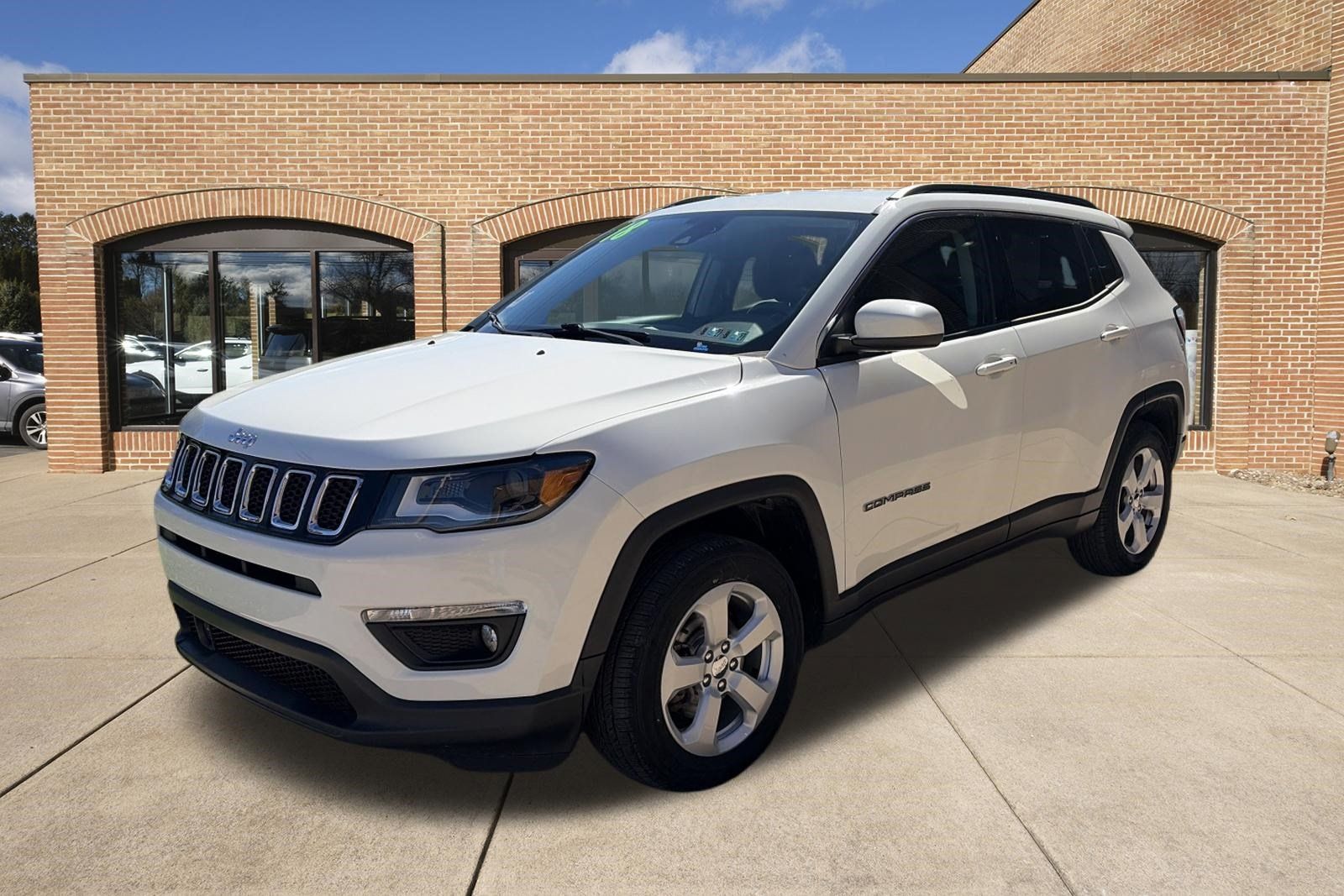 Used 2018 Jeep Compass Latitude w/ Popular Equipment Group AWD/4WD image 8
